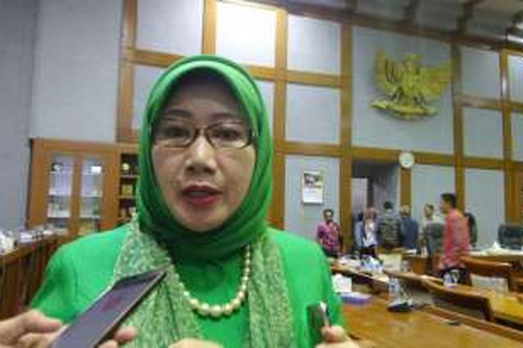 Ketua Fraksi PPP dan juga Anggota Komisi X DPR, Reni Marlinawati di Kompleks Parlemen, Senayan, Jakarta, Rabu (21/12/2016).