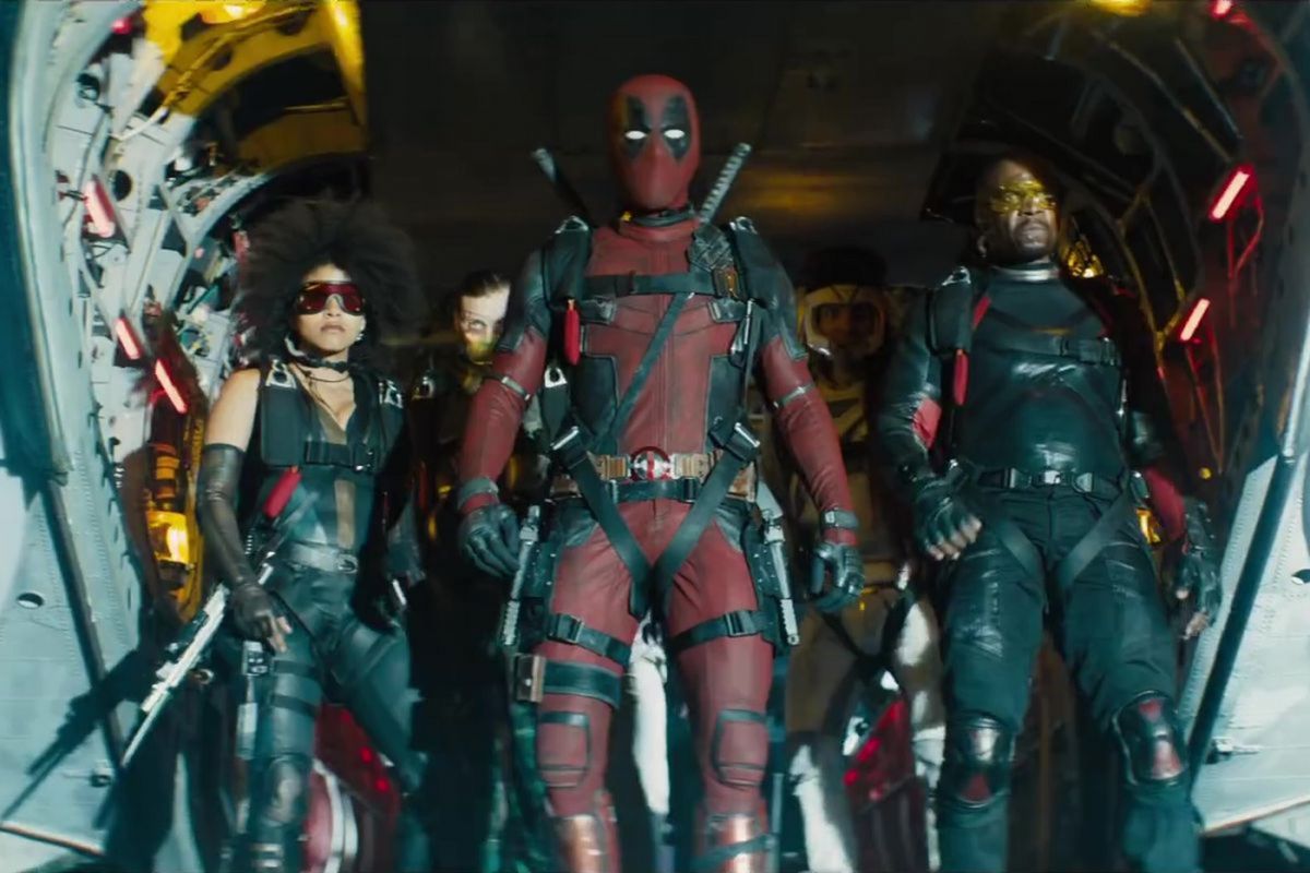 Ryan Reynolds, Terry Crews, Bill Skarsgard, Lewis Tan, and Zazie Beetz beraksi dalam Deadpool 2 (2018).