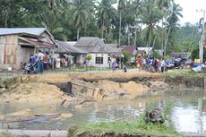 Banjir Landa Buton Utara, 2 Rumah Roboh dan Jalan Antar-kota Putus