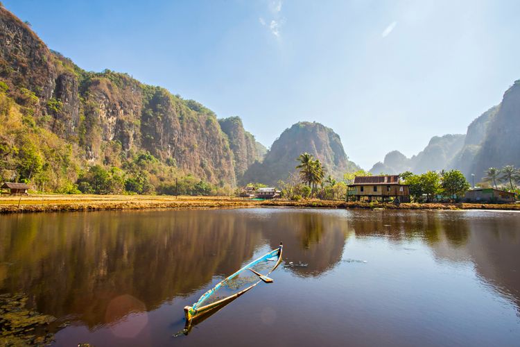 Kampung Rammang-rammang di kawasan karst Maros-Pangkep,  Sulawesi Selatan