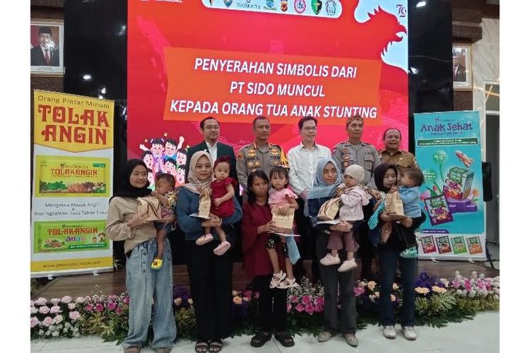 Perwakilan orangtua penerima bantuan anak suspect stunting dari Sido Muncul di Kota Bandung