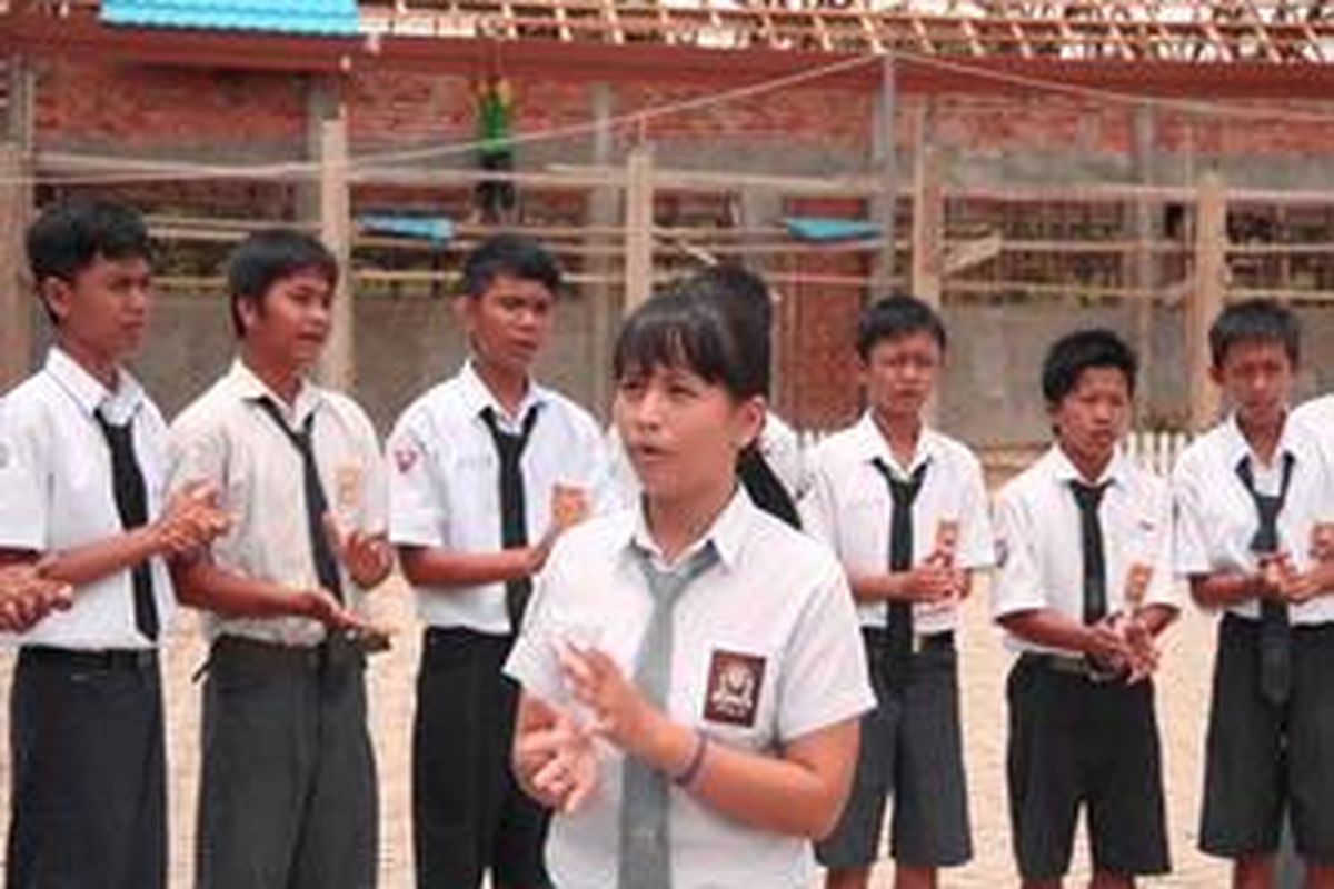 dibatalkannya UN silang atau campuran ini di satu sisi memang melegakan. Namun di sisi lain, lanjut Suparman, hal itu justeru semakin membuktikan, bahwa pemerintah terlihat jelas menjadikan anak didik sebagai 