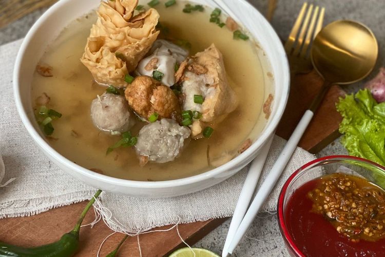 Semangkuk bakso malang di Bakso President Malang.