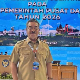 Gubernur Maluku Hendrik Lewerissa saat menghadiri acara Rapat koordinasi nasional (Rakornas) antara pemerintah pusat Dan daerah Tahun 2026 yang dibuka langsung oleh Presiden Prabowo Subianto di Sentul, Bogor, Jawa barat, Senin (2/2/2026)