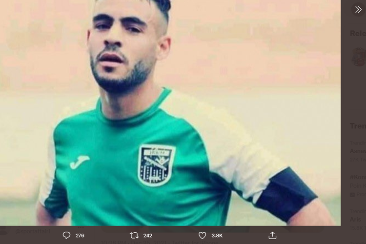Pesepak bola Aljazair yang dilaporkan meninggal dunia karena serangan jantung di tengah pertandingan, Sofiane Loukar.