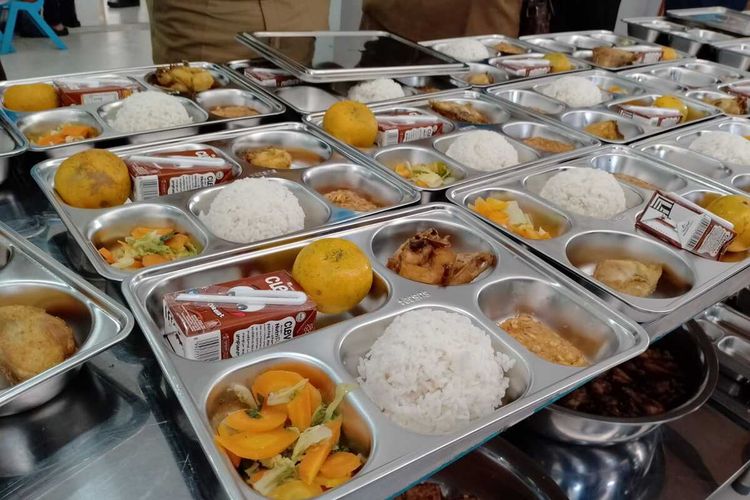 Program MBG Disorot, Apa Ciri Makanan Basi?