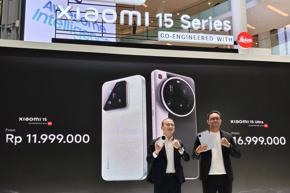 Country Director Xiaomi Indinesia Wentao Zhao (kiri) dan Marketing Director Xiaomi Indonesia Andi Renreng (kanan) memperkenalkan Xiaomi 15 dan Xiaomi 15 Ultra pada Kamis (13/3/2025). Ini menandai kembalinya seri Ultra di Indonesia