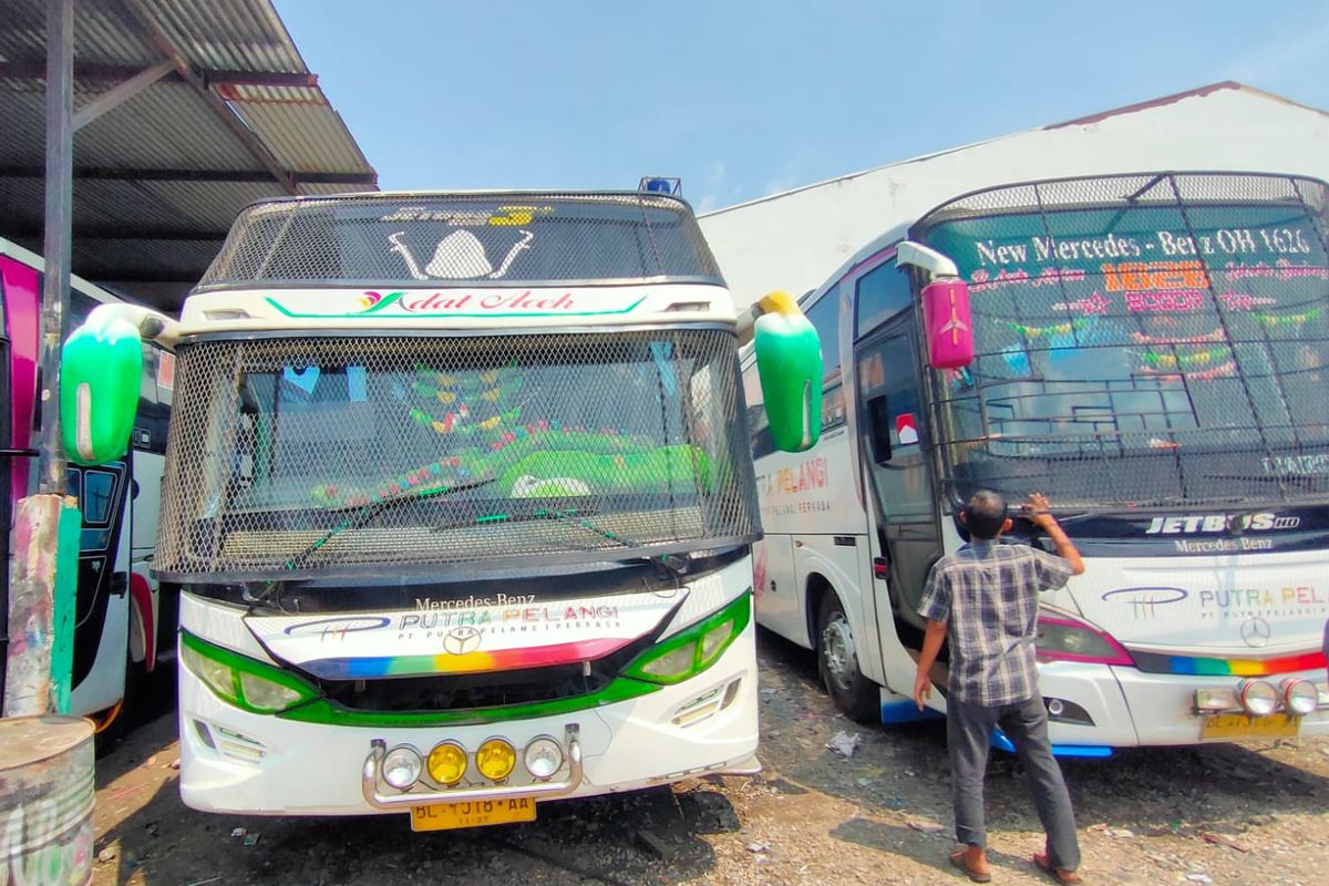 Bus AKAP PO Putra Pelangi