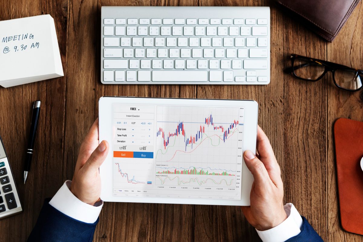 Jangan Asal Ikut Tren, Strategi "Quiet Investing" Dinilai Lebih Aman saat Pasar Tak Pasti