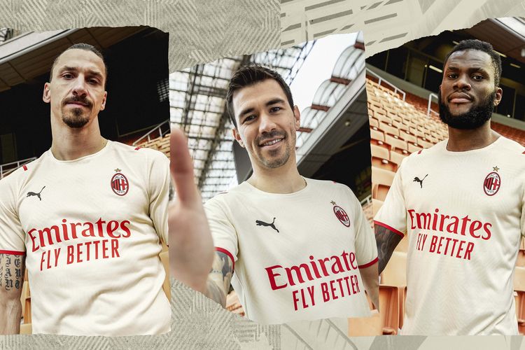 Zlatan Ibrahimovic (kiri), Alessio Romagnoli (tengah), dan Franck Kessie (kanan) dalam balutan jersey tandang AC Milan untuk musim 2021-2022.