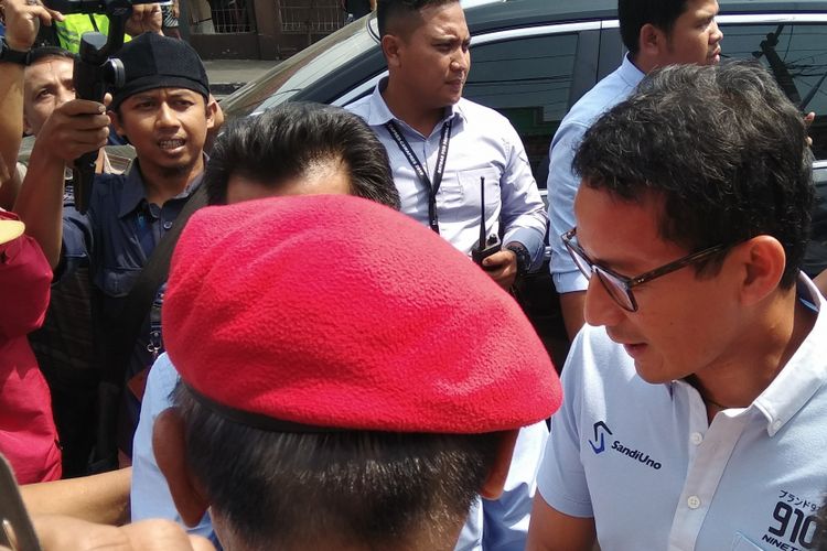 Cawapres nomor urut dua Sandiaga Uno saat berkunjung ke Ciamis, Jawa Barat, (15/10/2018).