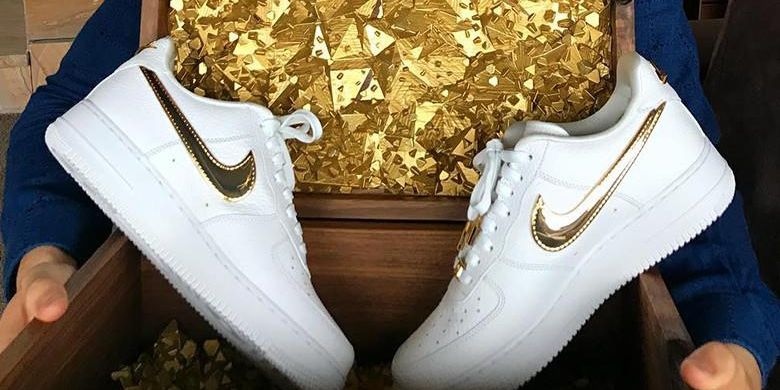 Ultah Ke 33 Cristiano Ronaldo Diberi Hadiah Nike Air Force 1 Emas