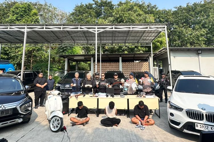 Selain Bos Gendut, 3 Orang Ditangkap dalam Penggerebekan Kampung Bahari Jakut