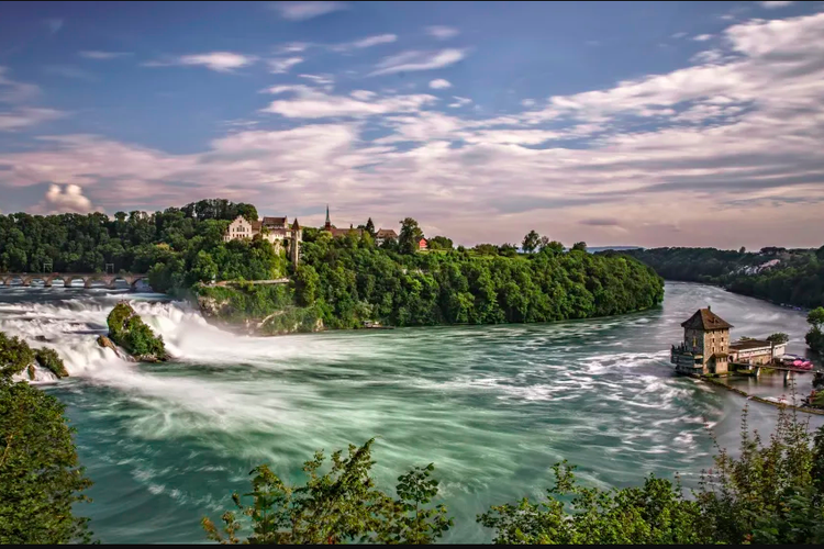 Air terjun Rhein di Swiss