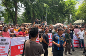 Masyarakat Gelar Aksi Demo, Tuntut Pemerintah Kaji Ulang Penutupan PT TPL