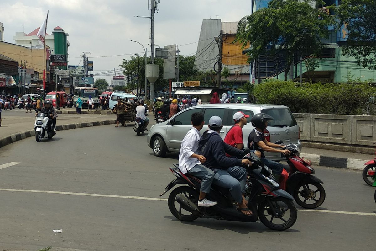 Maraknya pelanggaran di Pasar Minggu, Jumat (10/11/2017).