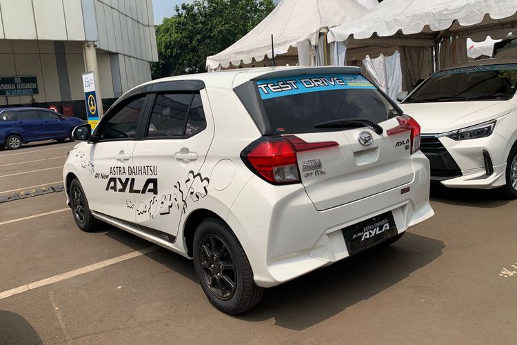 Test drive Daihatsu Ayla R ADS CVT