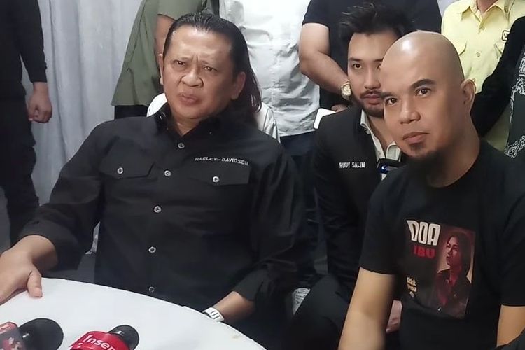 Bambang Soesatyo, Ahmad Dhani dan Erick Thohir di konser 51 Tahun Kerajaan Cinta Ahmad Dhani yang digelar di Istora Senayan, kawasan Jakarta Pusat pada Minggu (28/5/2023). 