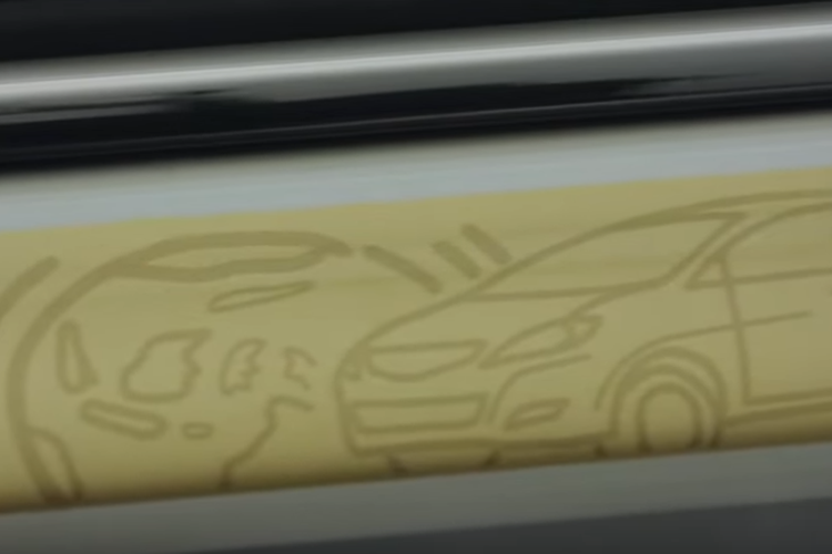 Detail stiker emas di Kijang Innova Limited Edition