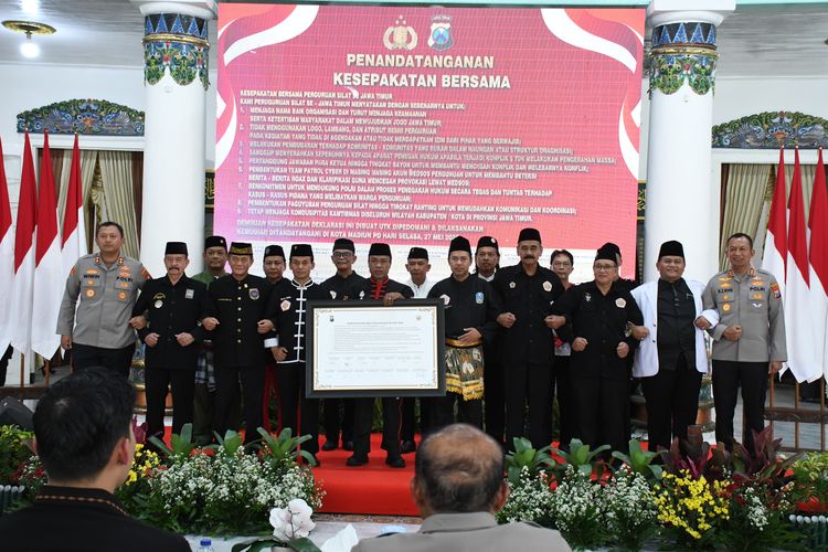 Cegah Pertikaian Malam Satu Suro, Kapolda Jatim Kumpulkan Pimpinan Perguruan Pencak Silat di Madiun
