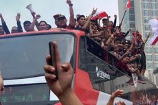 Ikut Arak-arakan Timnas U-22, Erick Thohir: Ayo Bangkitkan Sepak Bola Indonesia!