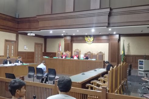 Perantara Penyuap Eks Gubernur Riau Dituntut 2 Tahun Penjara