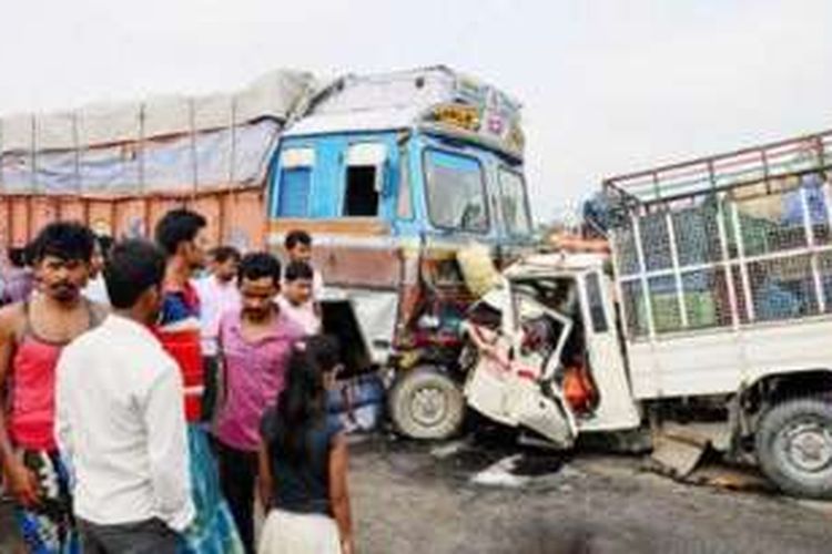 India adalah salah satu negara dengan angka kecelakaan lalu lintas tertinggi di dunia, dengan 17 orang tewas setiap jam di jalanan.