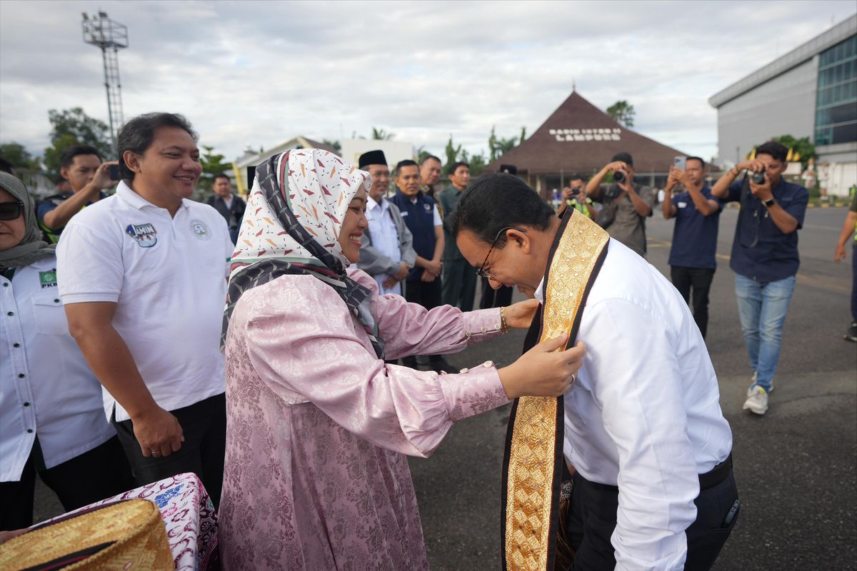 Capres nomor urut 1, Anies Baswedan, disambut antusias oleh para relawan di Lampung.