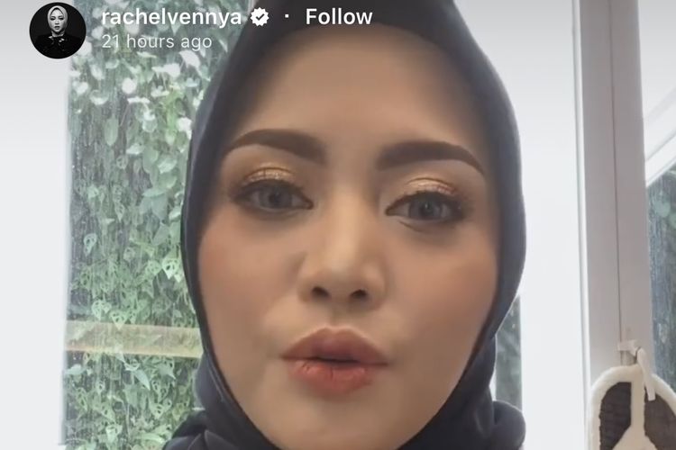 Rachel Venya saat mengucapkan rasa terima kasih atas pengumpulan dana melawan virus corona. (Bidikan layar Instagram TV Rachel Venya). 