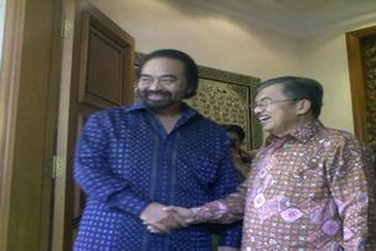 Ketua Umum Nasional Demokrat Surya Paloh bersilaturahim ke kediaman mantan Wakil Presiden Jusuf Kalla di Jalan Brawijaya Raya No.6, Jakarta Selatan, Minggu (12/9/2010).