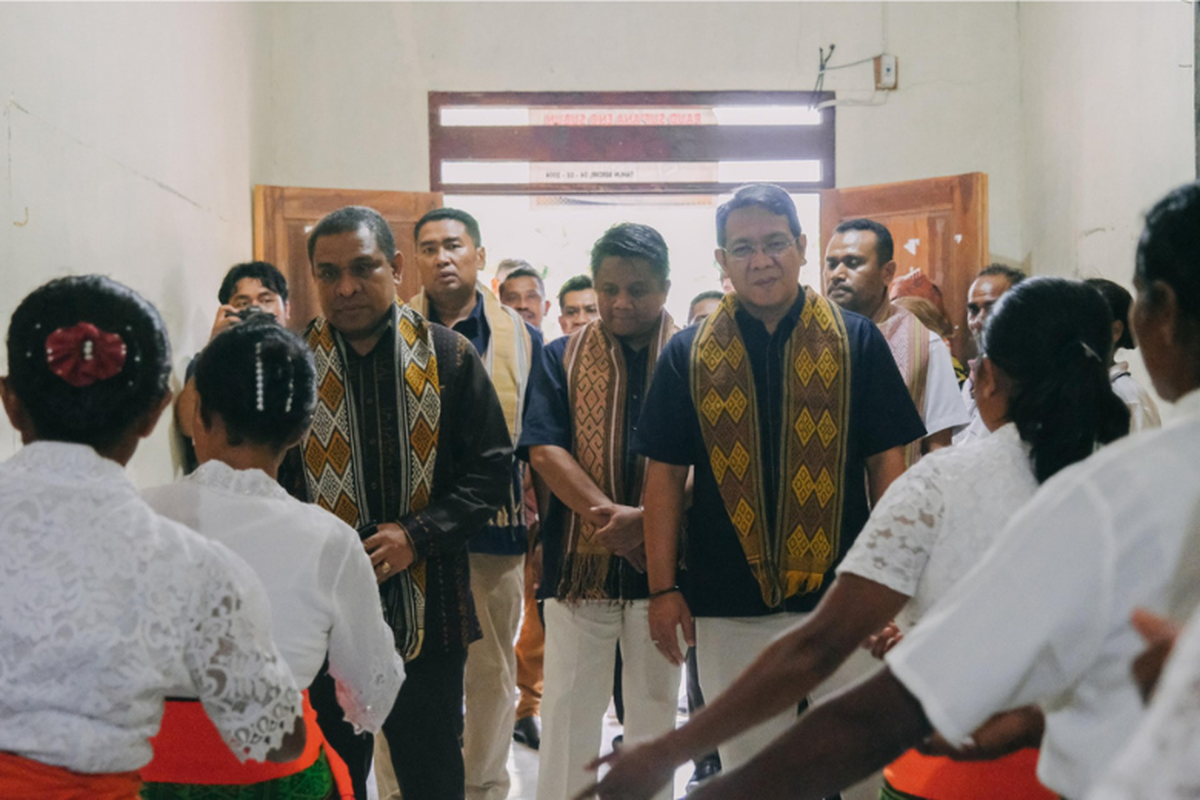 Penyambutan para hadirin pada program Kampung UMi Klaster Tenun.