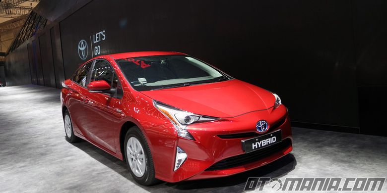 Toyota Prius generasi keempat meluncur di Gaikindo Indonesia Auto Show (GIIAS) 2017.