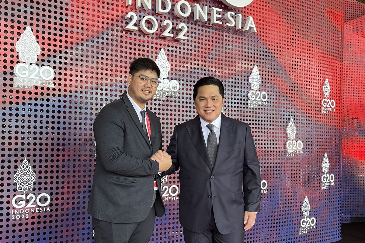 (kiri ke kanan) Direktur Hubungan Kelembagaan IBC Reynaldi Istanto dan Menteri BUMN Erick Thohir.