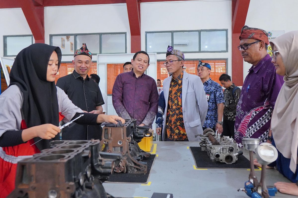 Daihatsu National Dojo Manufacturing Center di SMK Al Mufti