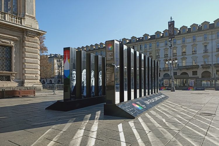 Kawasan alun-alun Piazza Castello di pusat Kota Turin yang dipotret menggunakan mode ultrawide Reno3.