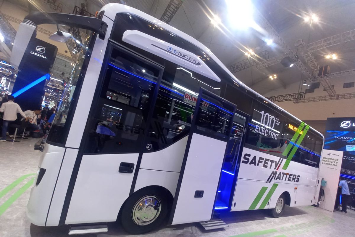 Bus Listrik E-Nucleus di GIIAS 2024