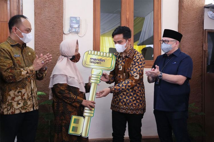 Taspen Group turut melakukan kegiatan tanggung jawab sosial berupa bantuan renovasi rumah bagi keluarga almarhum pensiunan ASN Sabar Djiwo Martono. 