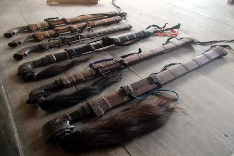 Guma, senjata tradisional Sulawesi Tengah.