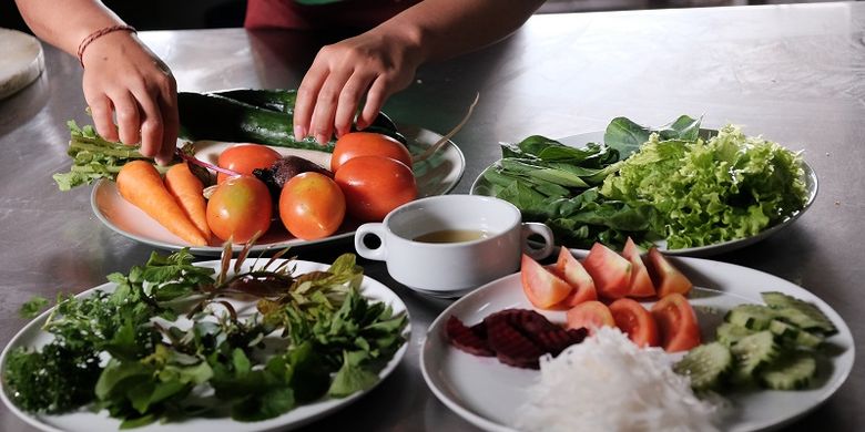 Bahan Makanan di Restoran Sari Organik, Ubud, Bali semuanya berasal dari komoditas pertanian organik yang ditanam sendiri. 