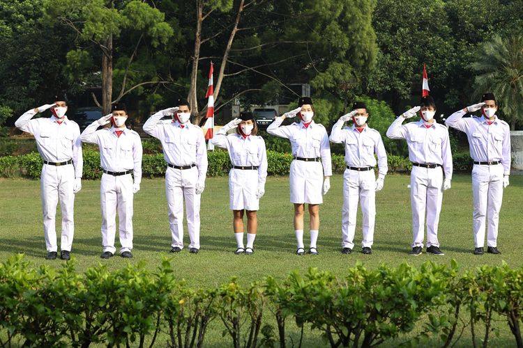 Atlet-atlet pelatnas yang menjadi petugas upacara bendera adalah Chico Aura Dwi Wardoyo (pemain tunggal putra), Angelica Wiratama, Ghifari Anandaffa Prihardika, Muhammad Yusuf Maulana, Zacharia Josiahno Sumanti, Teges Satriaji Cahyo Hutomo, Amry Syahnawi (sektor ganda campuran) dan Ribka Sugiarto (ganda putri).