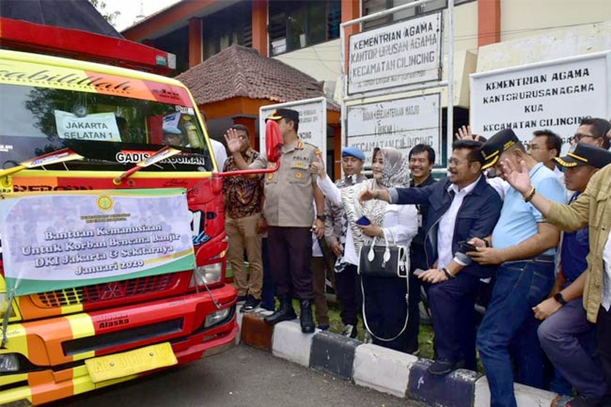 Menteri Pertanian Syahrul Yasin Limpo di Kantor Camat Cilincing, Jakarta Utara, Sabtu (4/1).