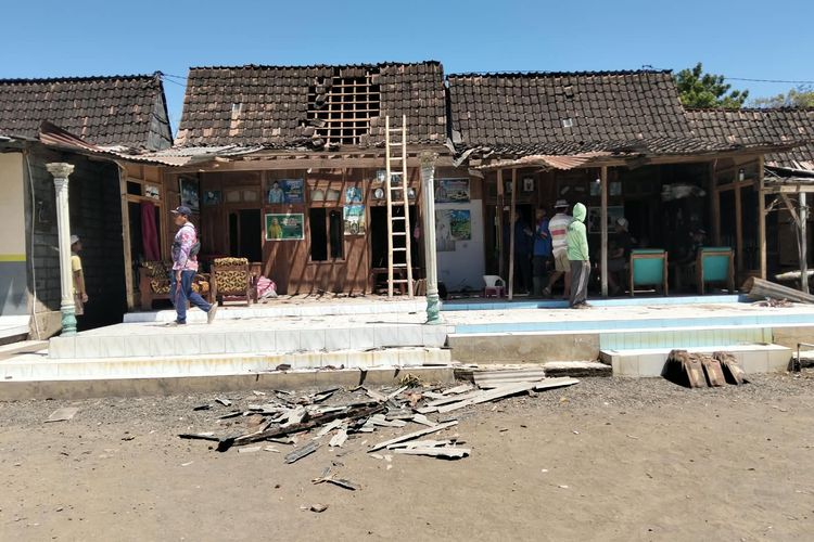 Angin Kencang Rusak Tiga Rumah di Situbondo, Kerugian Puluhan Juta Rupiah