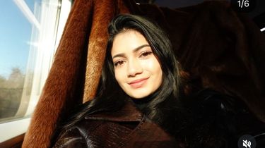 Ratu Sofya Menangis Ceritakan Perjuangan Jadi Tulang Punggung Keluarga