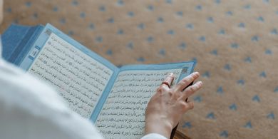Tips Menguatkan Hafalan dalam Islam, Belajar Bertahap dan Jaga Adab