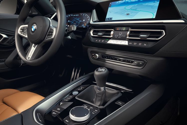 BMW Z4 M40i dapat transmisi manual