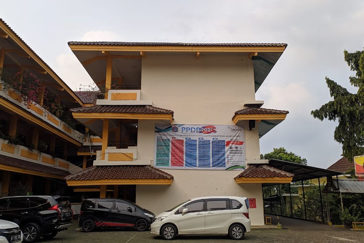 SMP N 103 Jakarta menjadi lokasi Posko PPDB Wilayah II Jakarta Timur