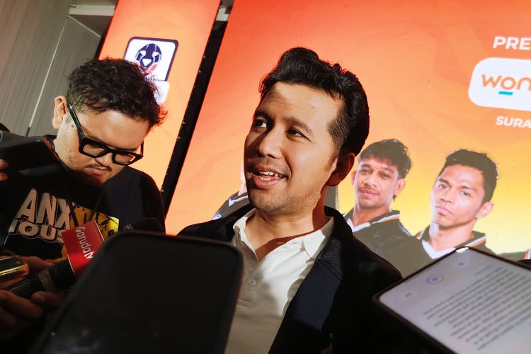 Wakil Gubernur Jawa Timur Emil Dardak saat menghadiri turnamen futsal antar pelajar SMU/SMK se-Surabaya, Selasa (29/7/2025) malam.