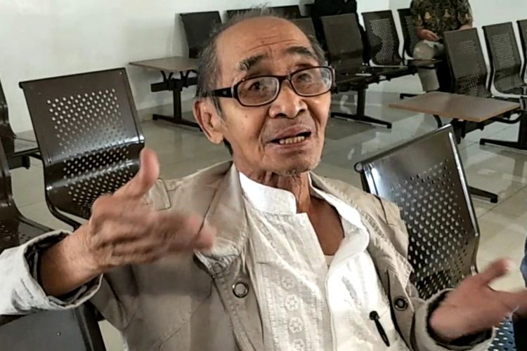Syamsul Fuad, penulis cerita Benyamin Biang Kerok, di sela menunggu jadwal sidang perkara kasus dugaam pelanggaram hak cipta film tersebut di Pengadilan Negeri Jakarta Pusat, Kamis (5/4/2018).