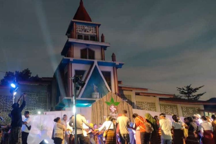 Suasana pegelaran festival budaya di Pulau Solor, Kabupaten Flores Timur, NTT.