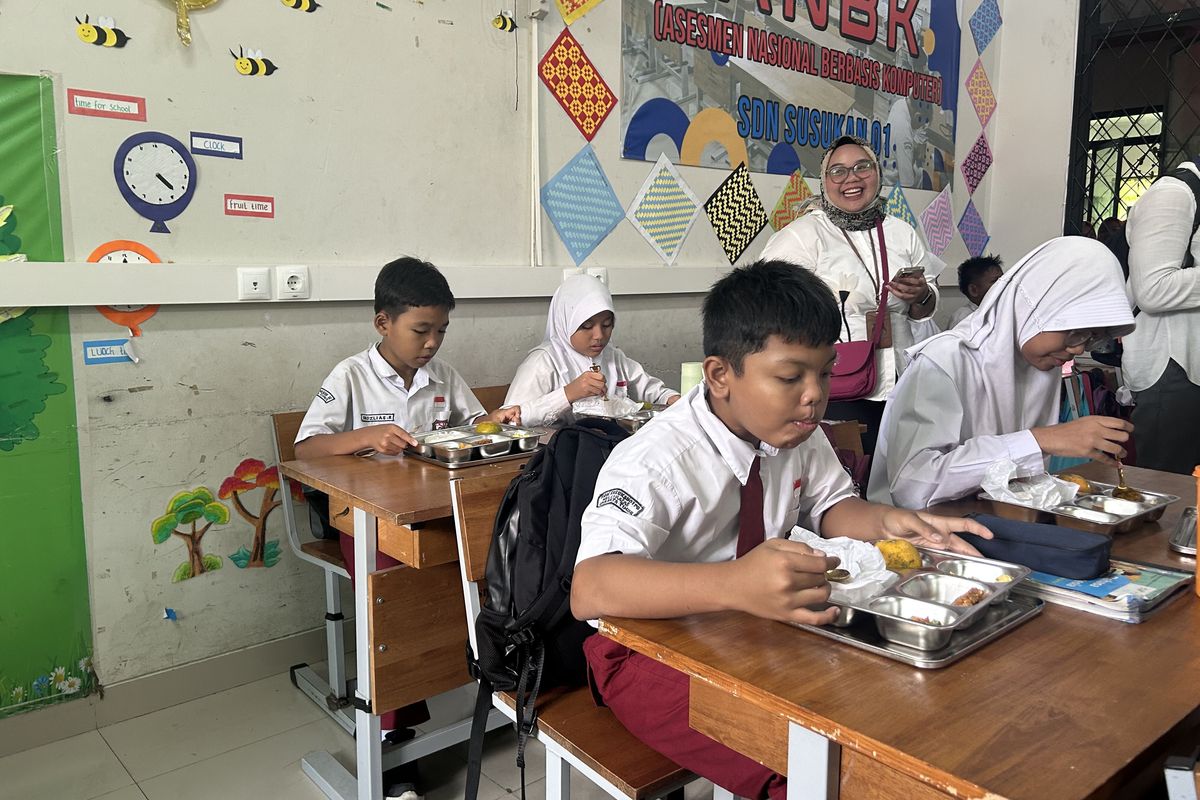 Lebih Suka Menu Makan Bergizi Gratis Hari Kedua, Siswa SDN 01 Susukan: Yang Kemarin Sayurnya Asam